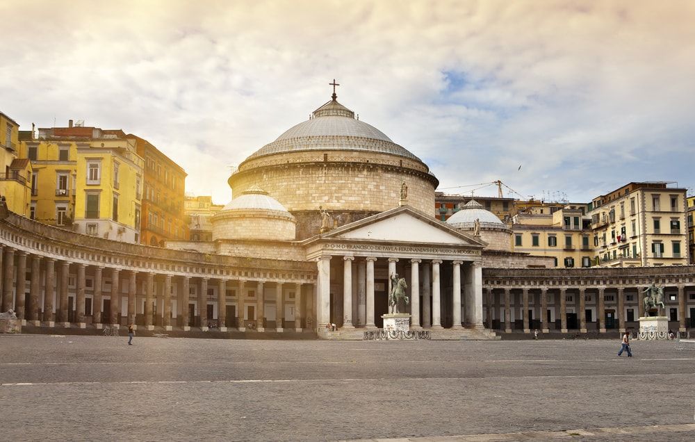 La Piazza del Plebiscito à Naples