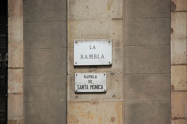 Faites vos emplettes sur La Rambla à Barcelone