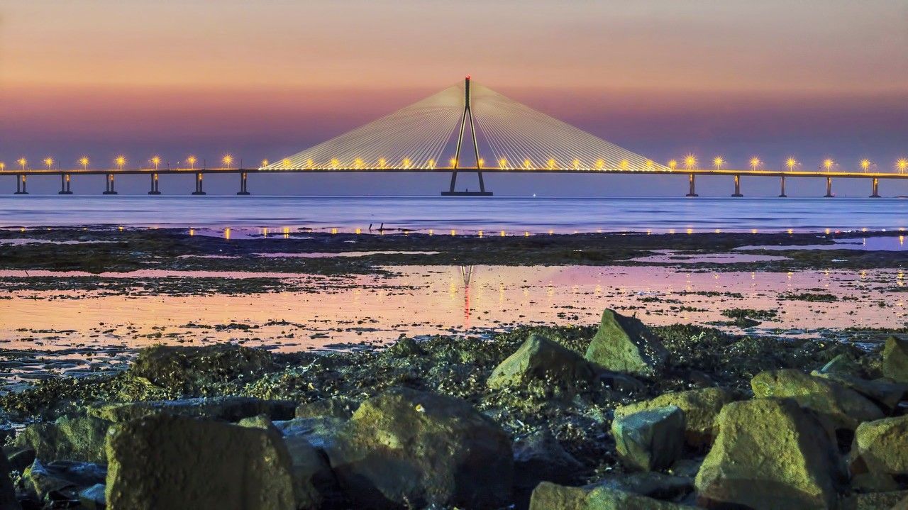 Le spectacle éblouissant du pont Bandra-Worli Sea Link qui illumine la nuit