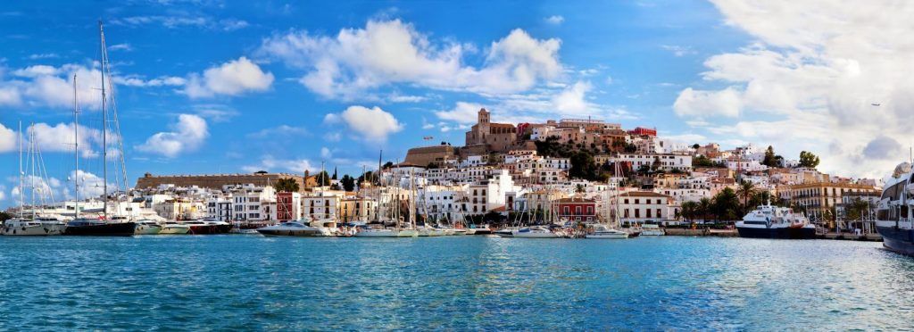 Les îles Baléares en croisière vous réservent des belles surprises comme à Ibiza.