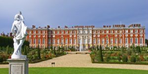 Que faire dans les îles britanniques ? Arpentez le château d'Hampton Court !